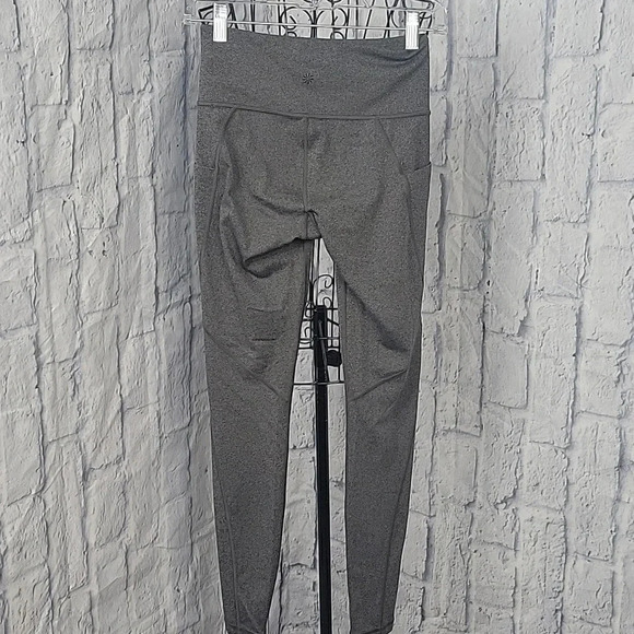 ATHLETA Stash Pocket Salutation Gray Leggings XS - Picture 7 of 9